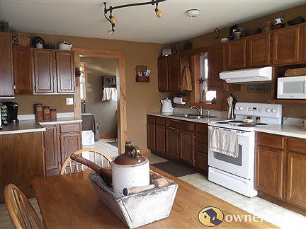 Large kitchen with eat-in dining