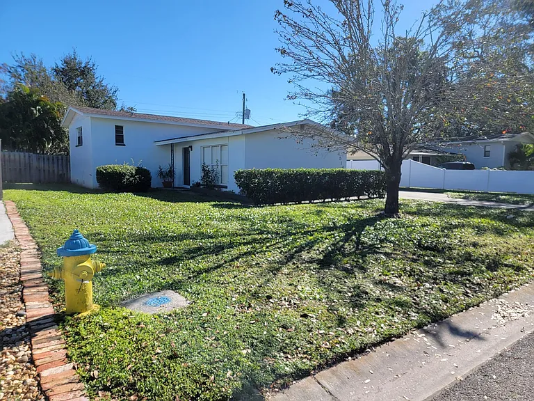 4514 S Gaines Rd — Photo 1