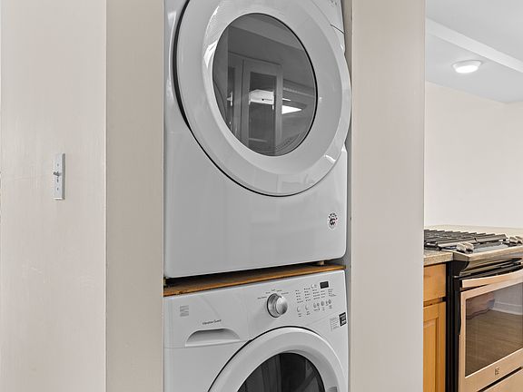 4th image of 2405 Kalanianaole St APT 503