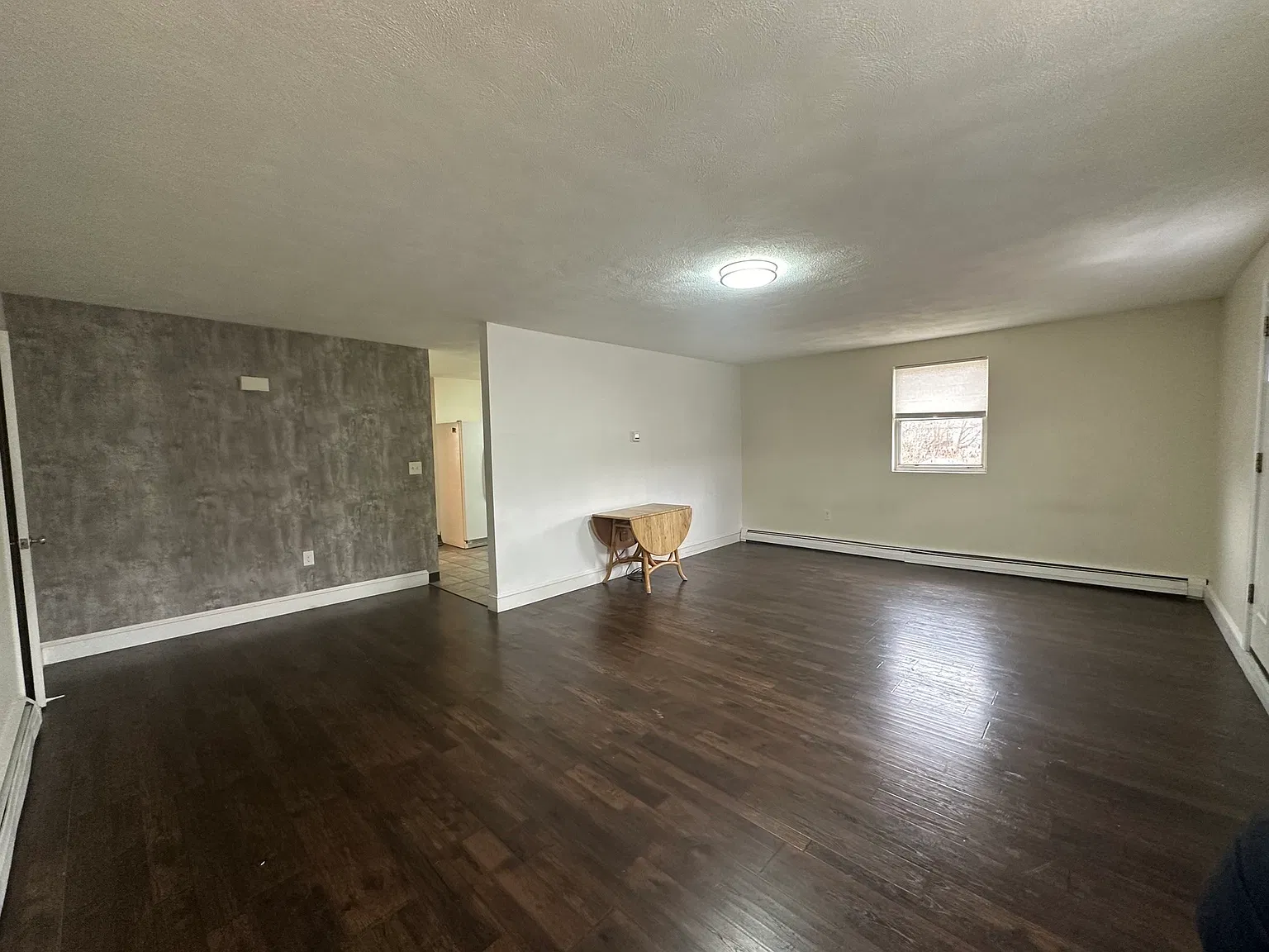 3 bed, 1.0 bath, 1200 sqft, $2,225 — Photo 3