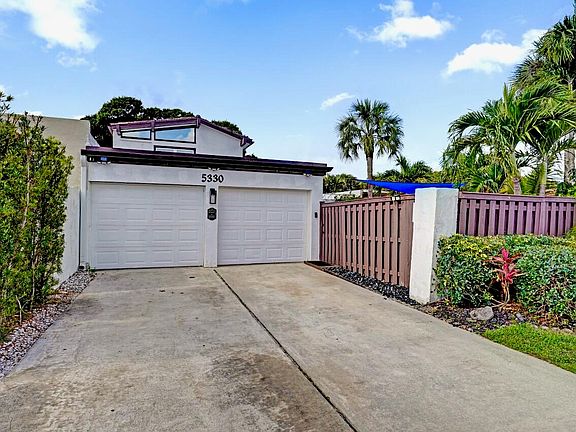 3rd image of 5330 Stonybrook Drive