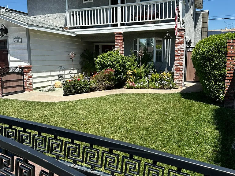 20608 Vendale Dr — Photo 2