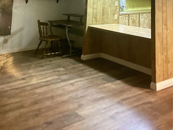 5th image of 4041 Pedley Rd