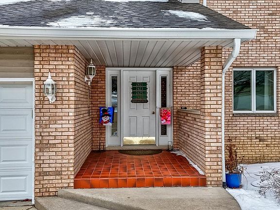 2nd image of 2427 Reynolds Manor Dr