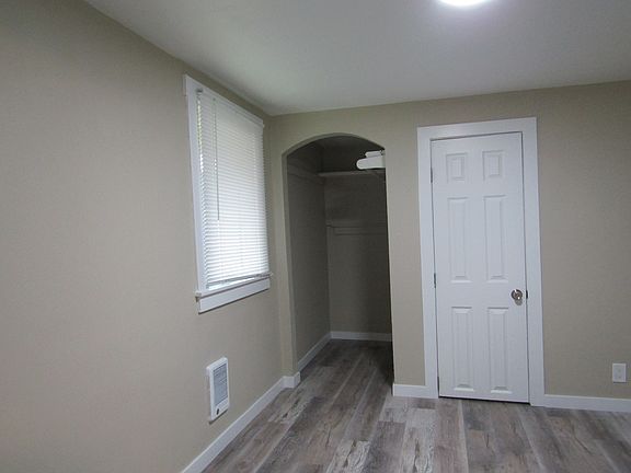 5th image of 8814 Edgewater Dr SW