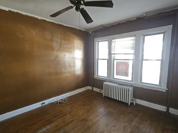 3rd image of 1108 Lathrop Ave