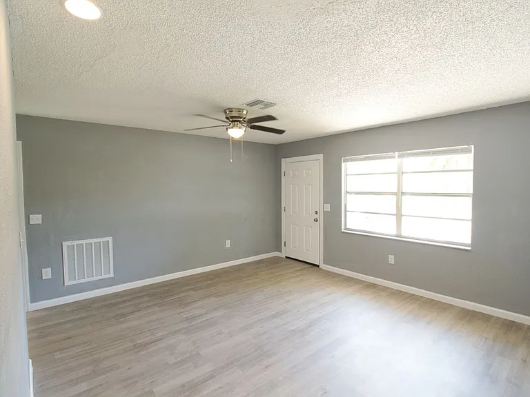 7138 Oakwood Dr — Photo 4