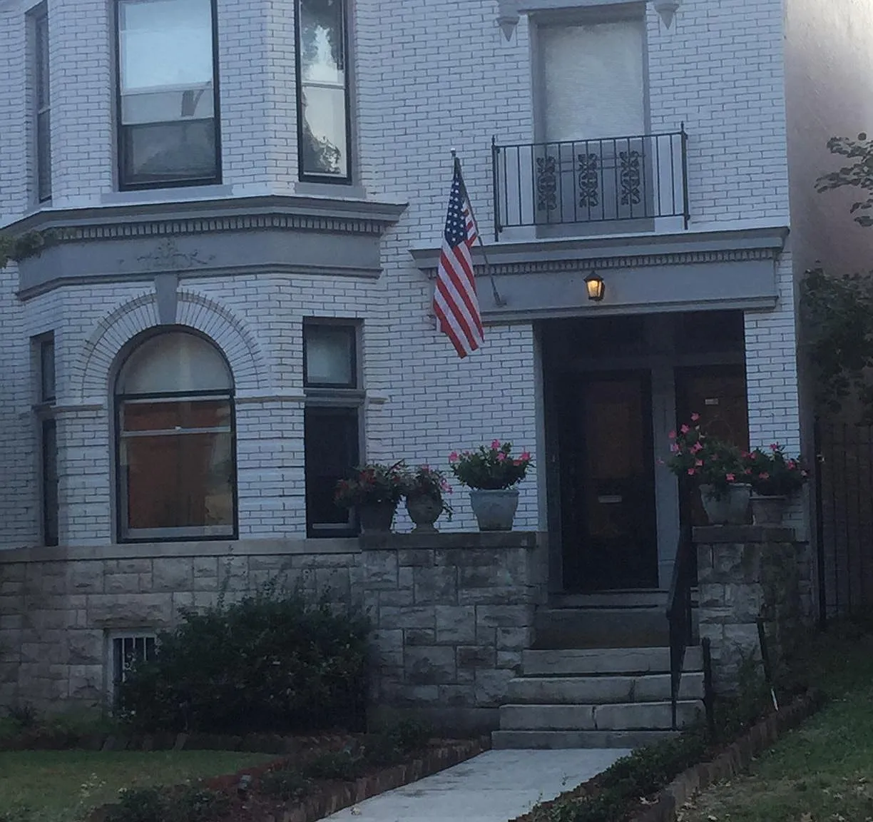 4484 Maryland Ave — Photo 1