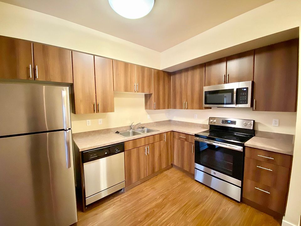 1st image of 10686 NE 10th St #B113
