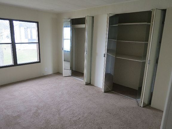 5th image of 12 N Whispering Ln