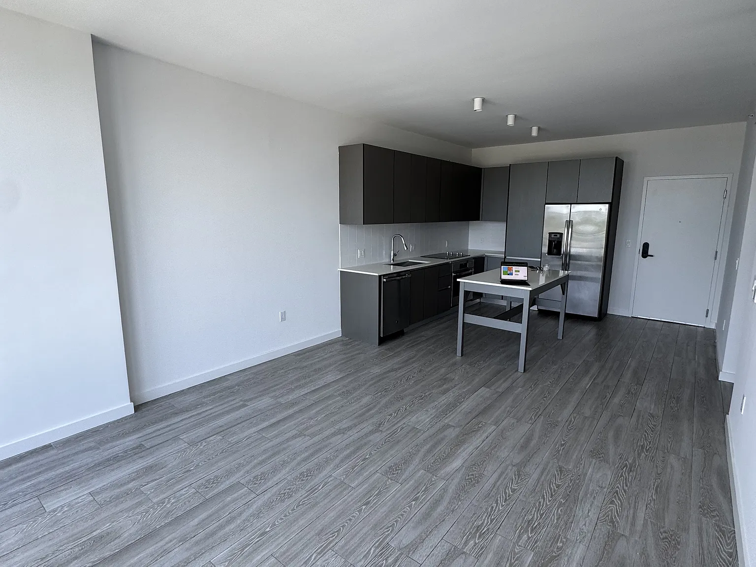 2425 NW 2nd Ave — Photo 2