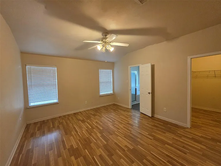 2403 Pinpoint Dr — Photo 6