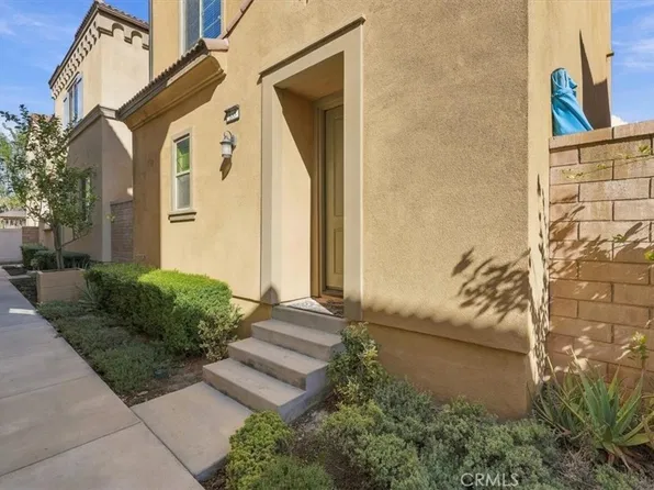 885 Pear Ct, Upland, CA 91786