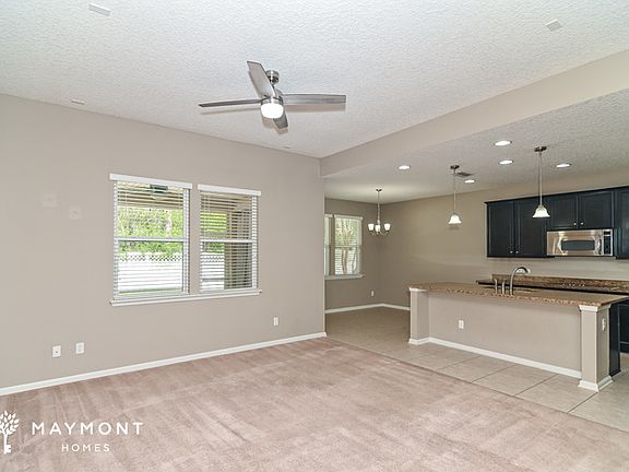 3rd image of 492 Glendale Ln