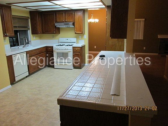 4th image of 21415 Blossom Hill Ln