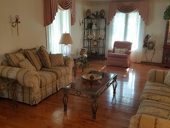 2nd image of 16907 Luella Ave