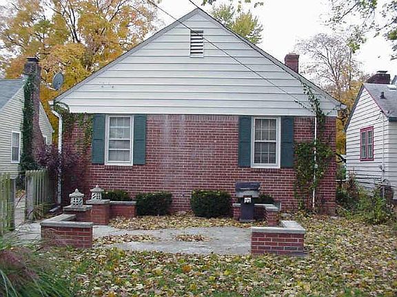 3rd image of 6029 N Haverford Ave