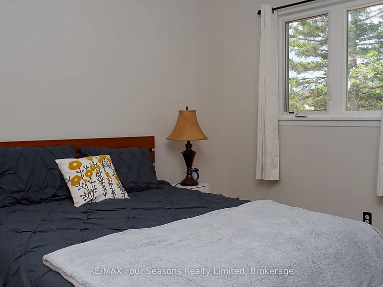 4 Trafalgar Rd #4 — Photo 21