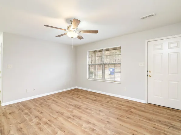 (Achjcp) Brownstone Way Apts (20 Units) - 8, 2108 Brownstone Way, Knoxville, TN 37924