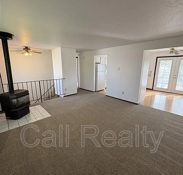 3911 S Moffitt Rd — Photo 3