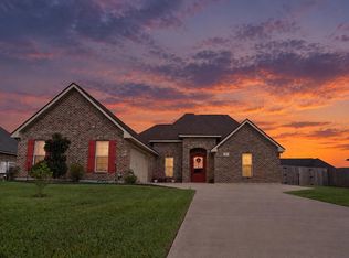 611 Chestnut St, Iowa, LA 70647