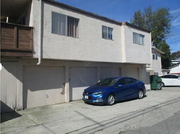 2nd image of 4113 Alabama St