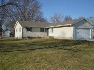 8518 Scott Ln, Machesney Park, IL 61115