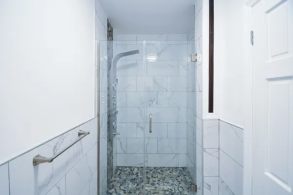 Rented by Joanne L Guthman, LREB | media 26