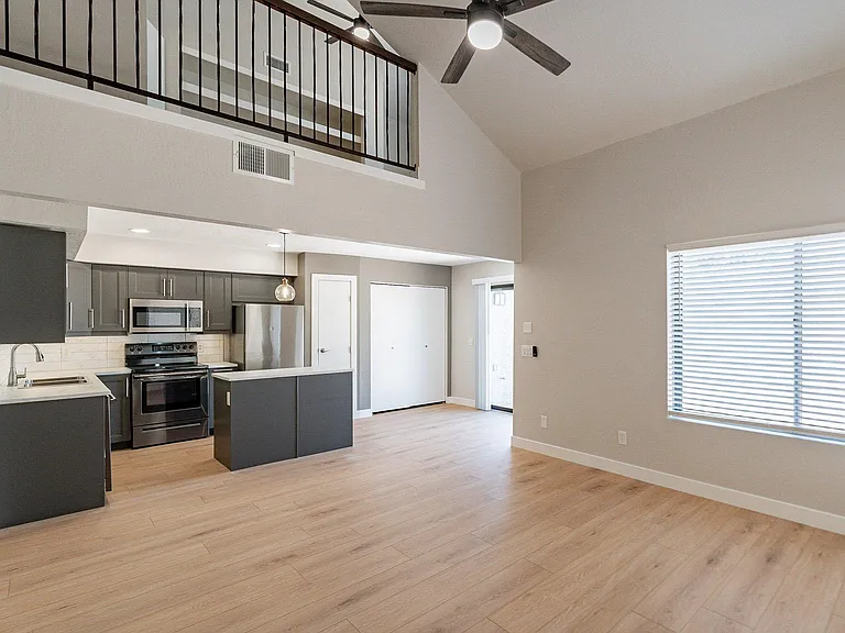 1535 N Horne #55 — Photo 3