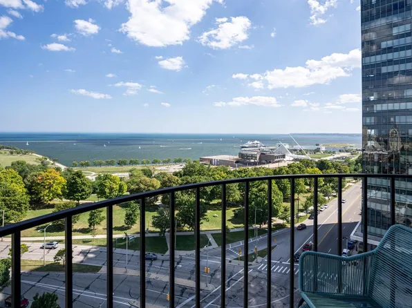 929 North Astor STREET #1202, Milwaukee, WI 53202