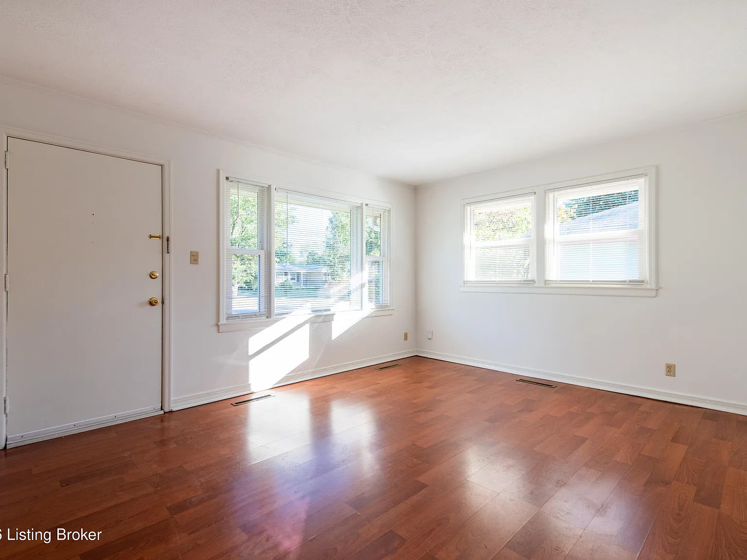 2 bed, 1.0 bath, 1219 sqft, $1,450 — Photo 4