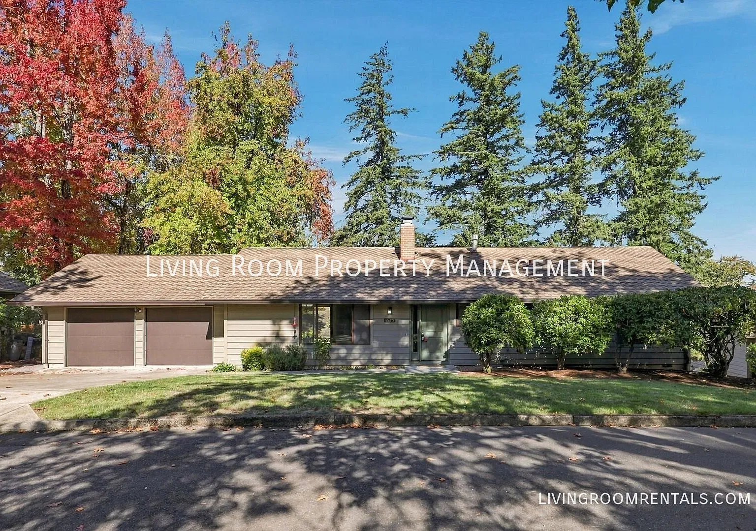 Mid-Century 3BR Home on Quiet Cul-de-Sac with Backyard Deck & 2-Car Garage — Photo 1
