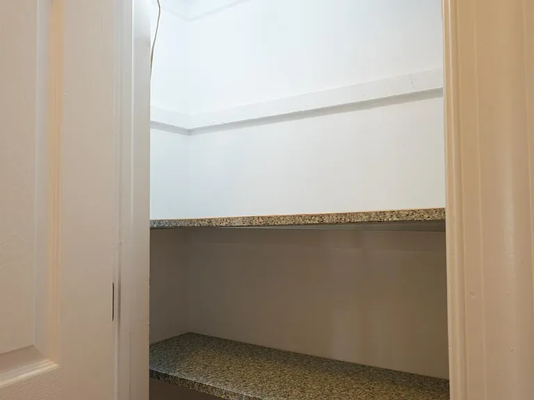 59 Troy Ave #UPPER — Photo 17