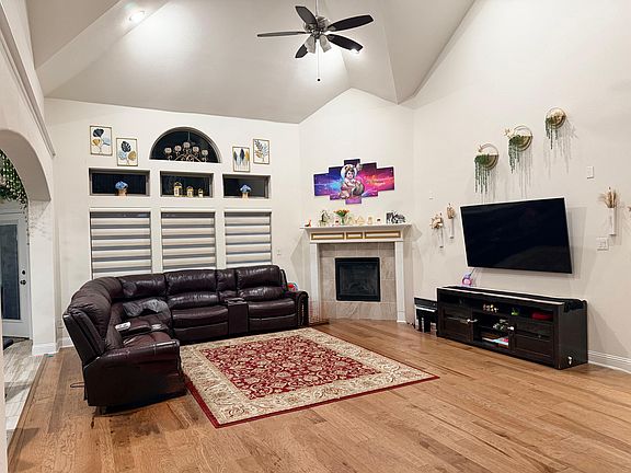 3rd image of 12507 Cottage Ln