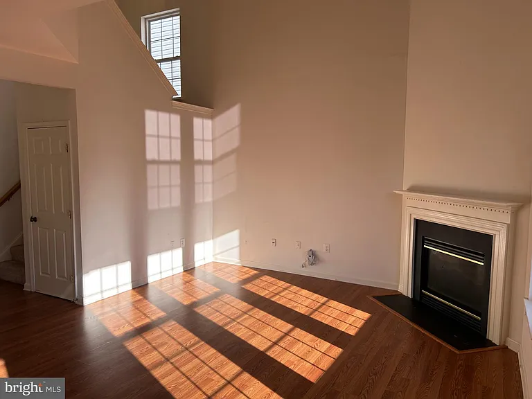 6821 Hollow Glen Ct — Photo 4