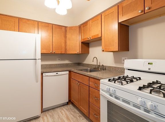 3rd image of 5506 Lincoln Ave #A212