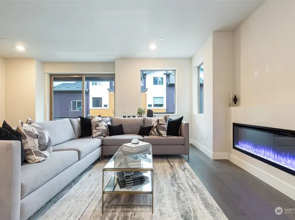 908 Dove Tail Lane NW #10, Bainbridge Island, WA 98110