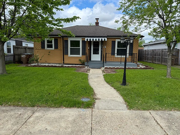 1314 Iowa St — Photo 1