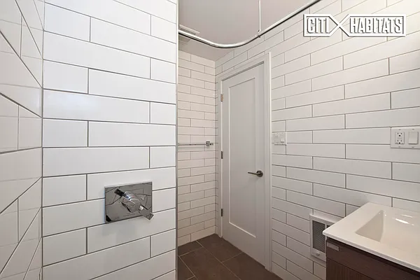 Rented by Citi Habitats | media 44