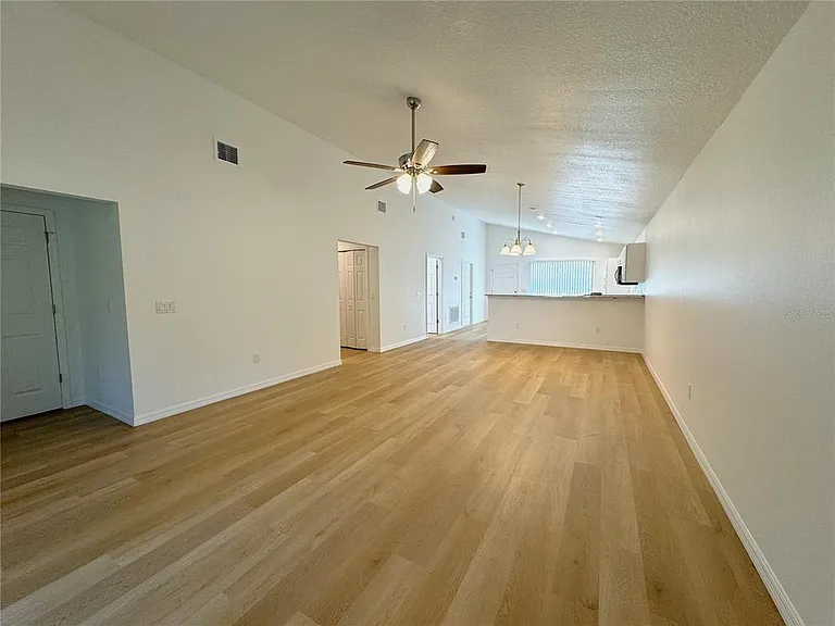 1017 Carnegie Dr — Photo 6