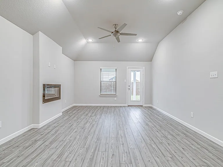 2419 Rocky Mountain Dr — Photo 14