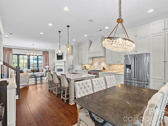 5th image of 1624 Lombardy Cir