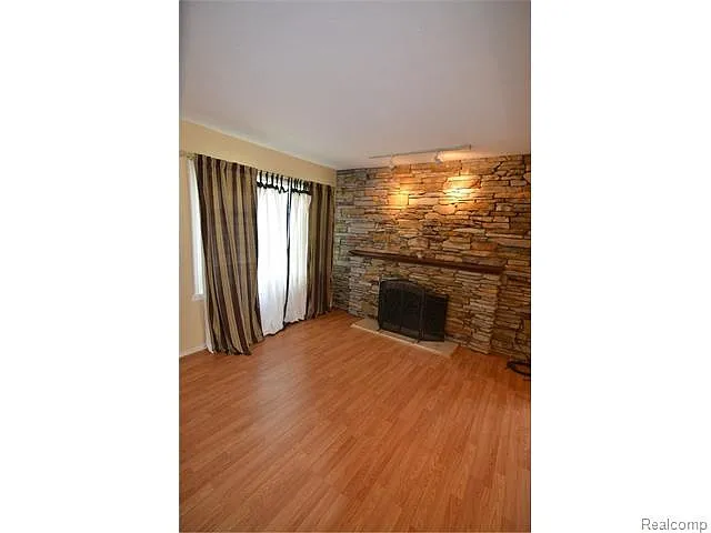 98 Woodslee St photo 1