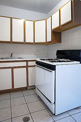 5th image of 125 Orchard St #3C