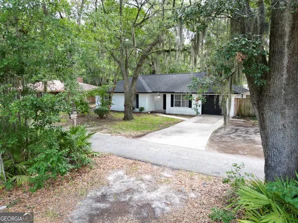 822 Lakeview Ct, Hinesville, GA 31313