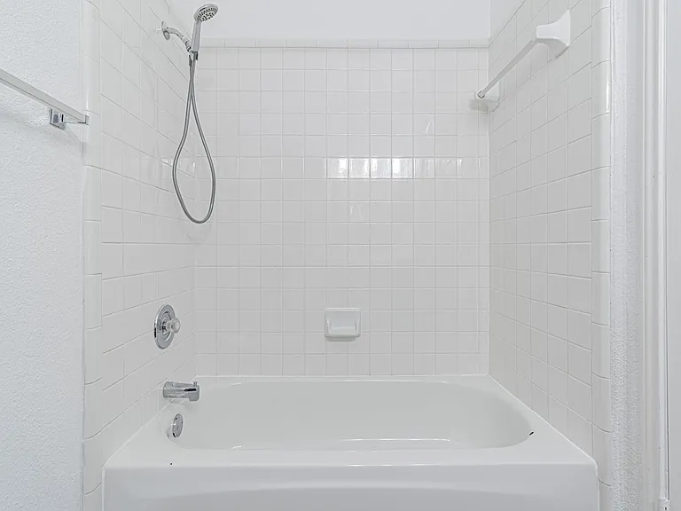 213 Tapwood Ln — Photo 33
