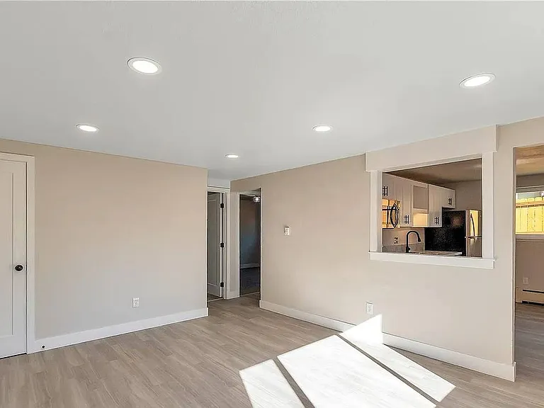1300 Depew St — Photo 4