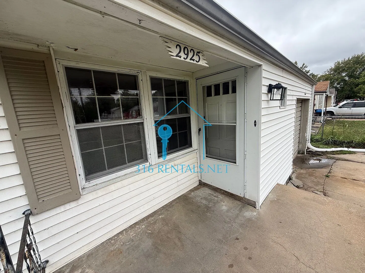 $1100 - 2 bed 1 bath - Single Family Home — Photo 2