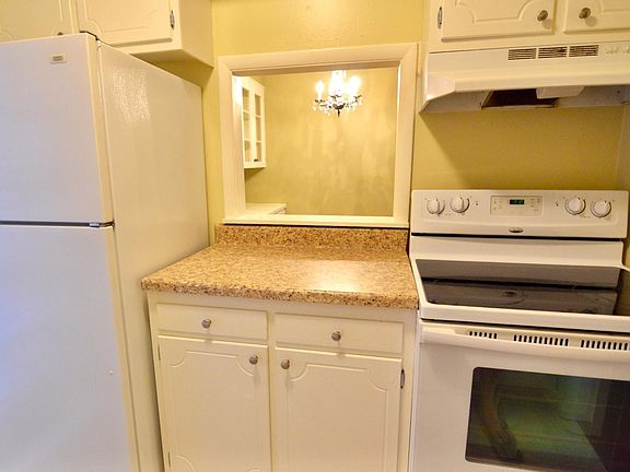 5th image of 203 W 13th St APT B