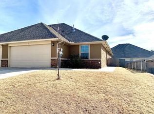11214 Coachmans Rd, Yukon, OK 73099